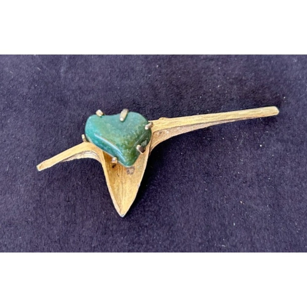 Vtg 1960s Modernist Brutalist Bar Brooch Raw Green Jade Agate Asymmetrical 2.5"